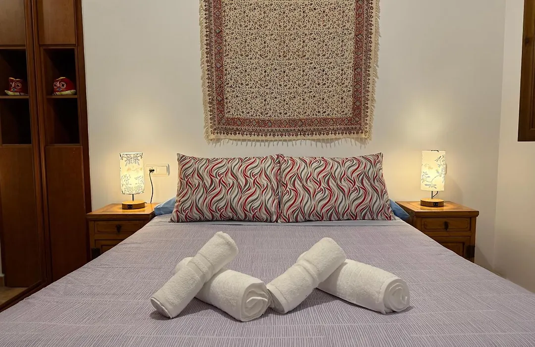 Charming Albaicin Patio Flat Free Onsite Parking-1